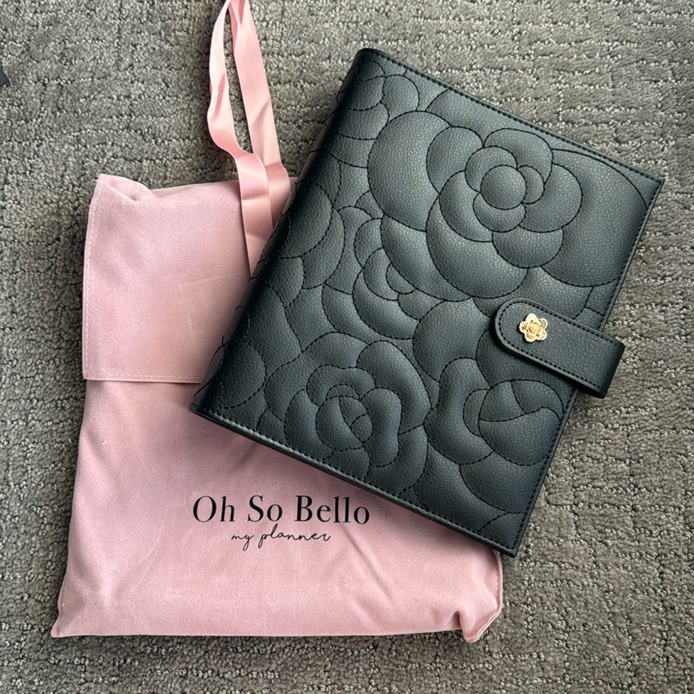 Oh So Bello Black with Gold Hardware A5 Binder